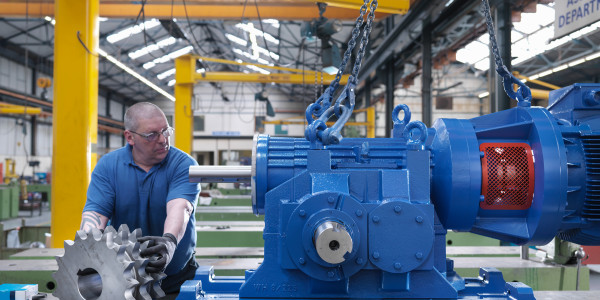 Mecánicos Industriales · Montadores de Estructuras / Maquinaria en Zaragoza · Diagnóstico y reparación de fallas en motores, bombas y compresores